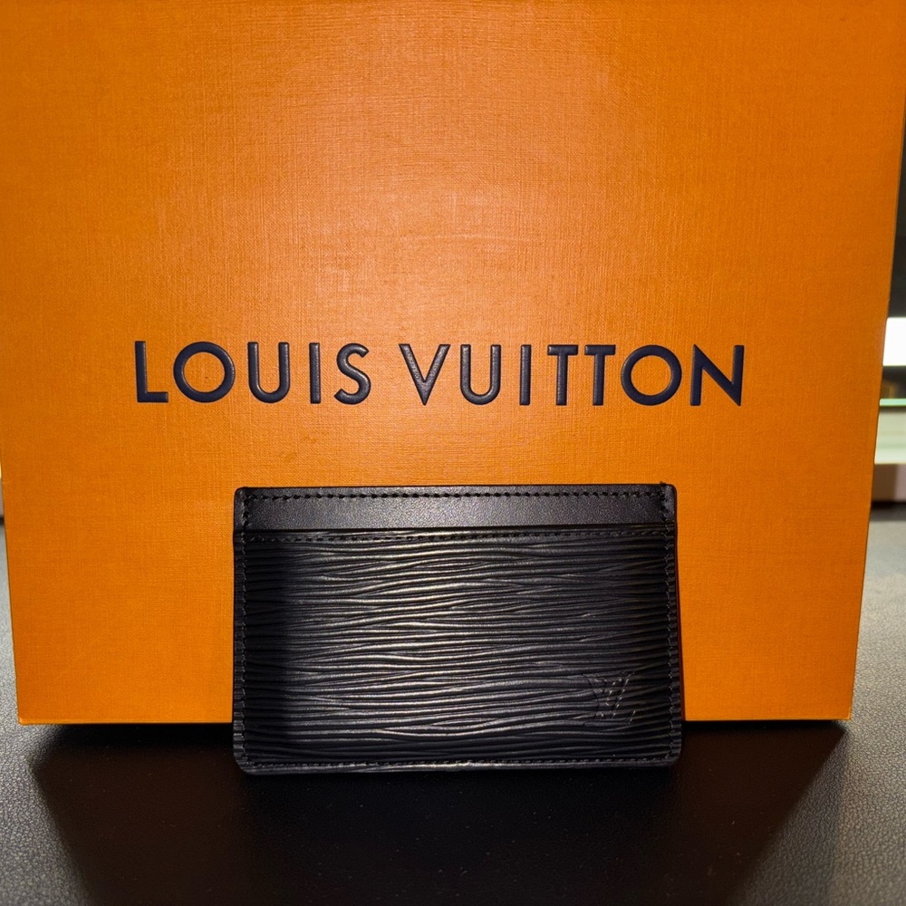 Louis Vuitton Black Textured Leather Key & Card Holder